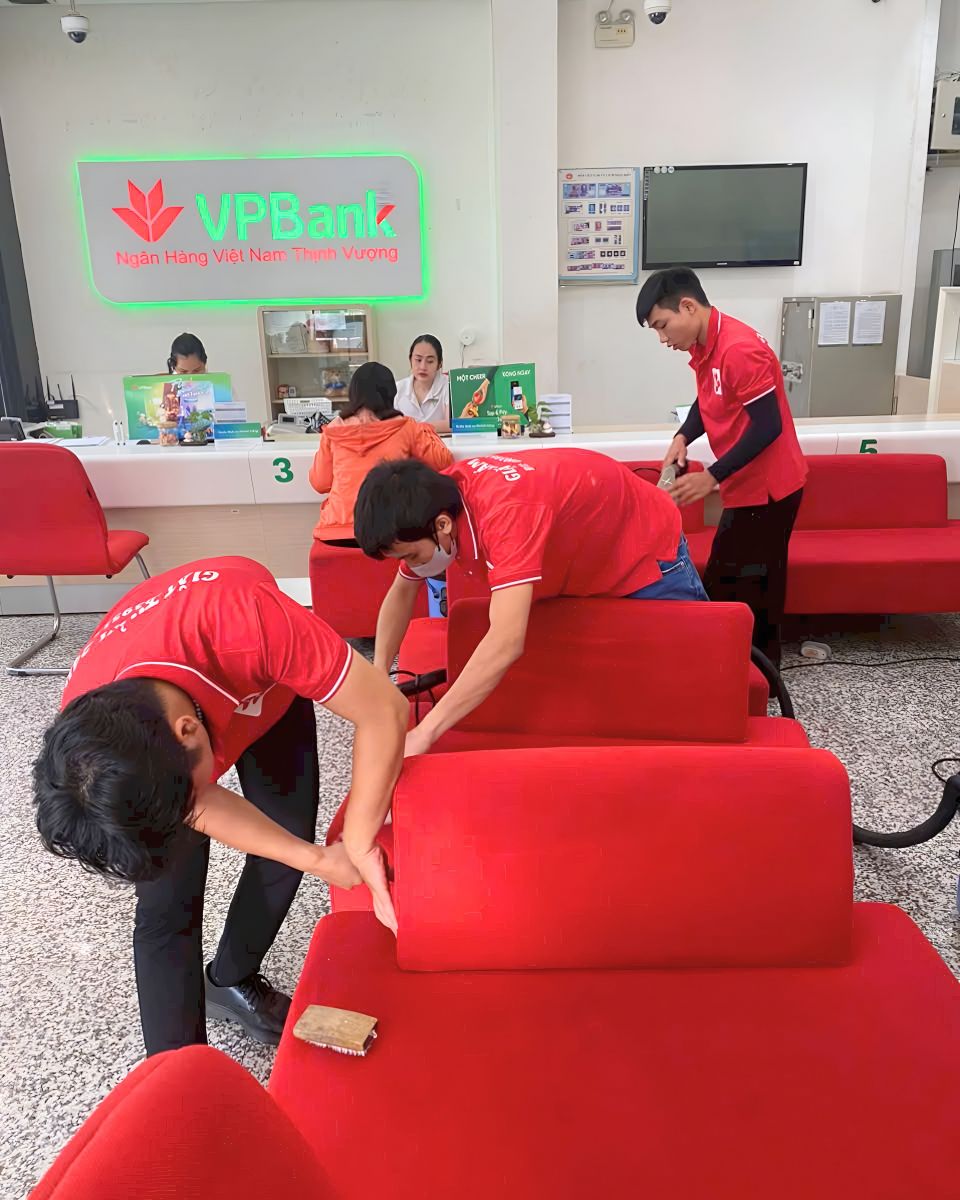 dịch vụ giặt ghế văn phòng số lượng lớn