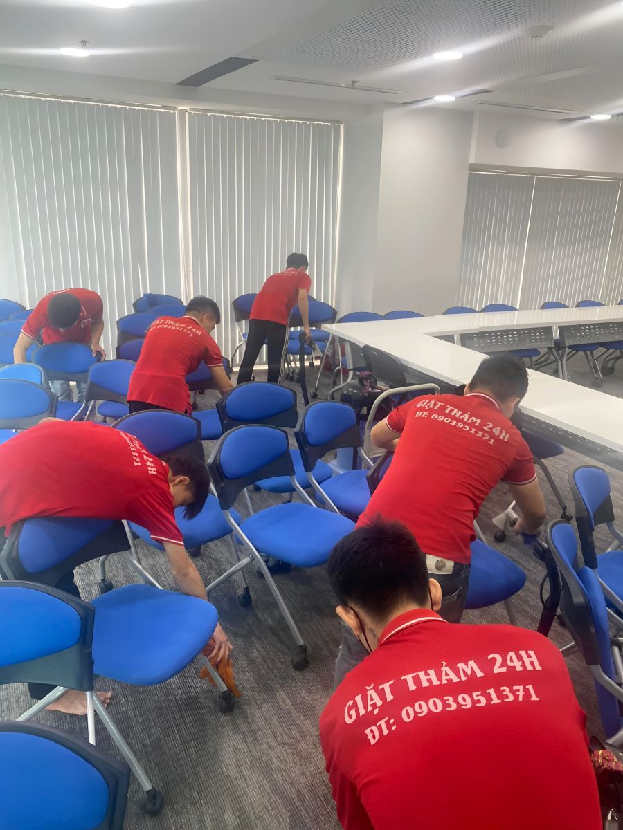 dịch vụ giặt ghế văn phòng số lượng lớn